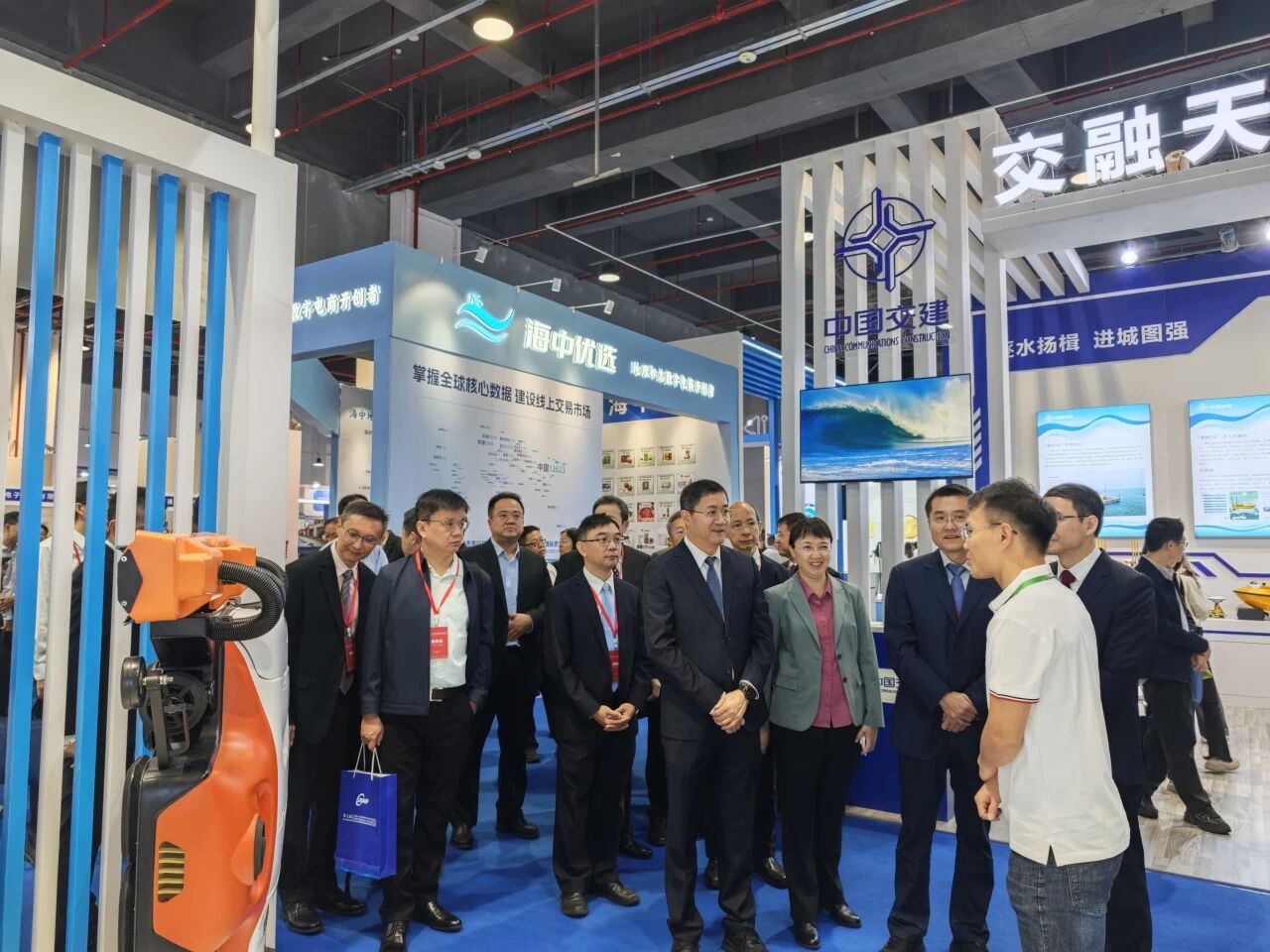 闪耀知交会！凌度智能以百项专利赋能新质生产力，引领清洁机器人创新未来