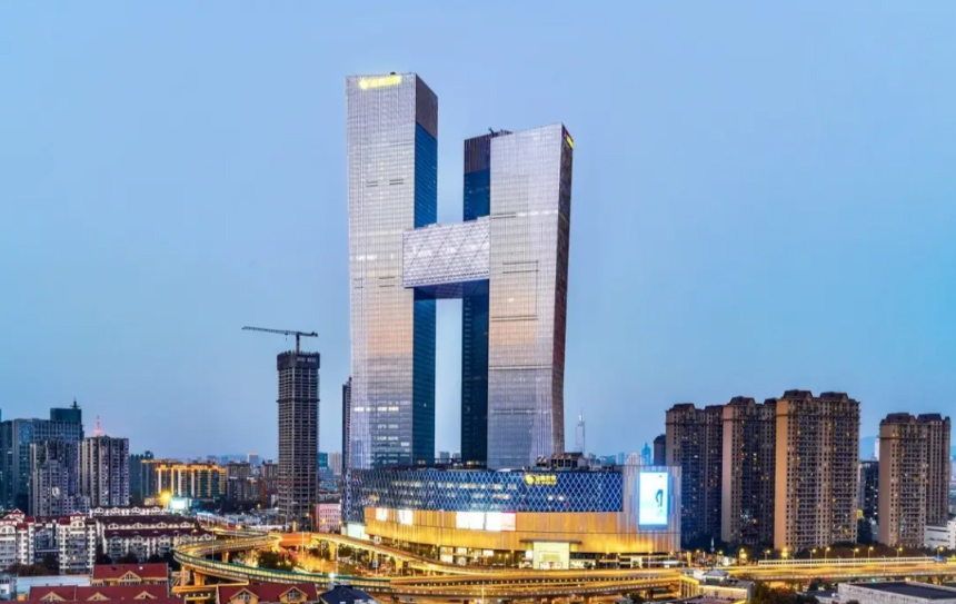 南京金鹰世界大厦清洗案例