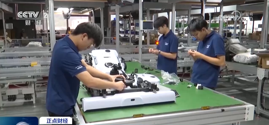 [正点财经]建筑机器人产销两旺 产线满负荷运转仍供不应求